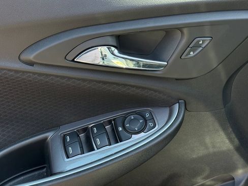 Used 2024 Chevrolet Malibu LS FWD image 17