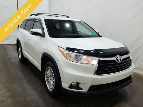 Used 2016 Toyota Highlander LE AWD/4WD image 6