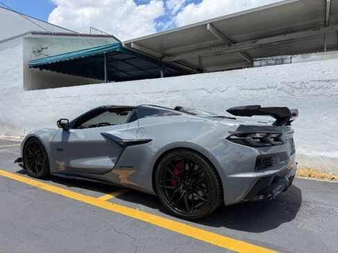 Used 2024 Chevrolet Corvette Z06 w/ Stealth Interior Trim Package RWD image 2