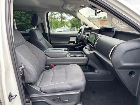 Used 2025 Ford Expedition Max Active AWD/4WD image 13
