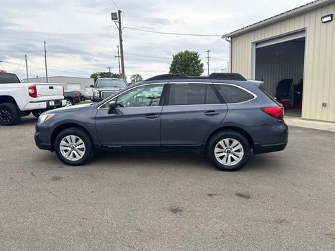 Used 2017 Subaru Outback 2.5i Premium AWD/4WD image 6