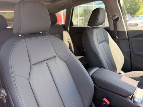 Used 2025 Audi Q5 Premium w/ Convenience Package AWD/4WD image 20