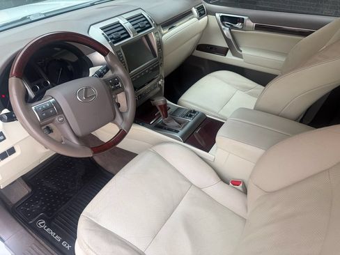 Used 2015 Lexus GX 460 w/ Premium Package AWD/4WD image 24