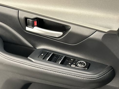 Used 2025 Toyota Grand Highlander AWD image 18