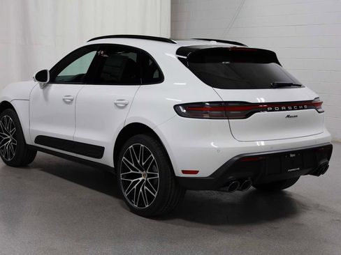 Certified 2026 Porsche Macan AWD/4WD image 3