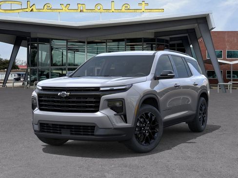 New 2026 Chevrolet Traverse LT w/ Enhanced Driving Package image 19