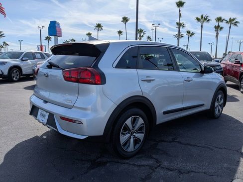 Used 2018 Kia Niro FE image 4