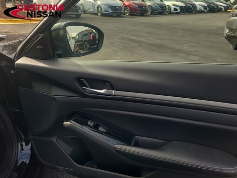 Used 2024 Nissan Altima 2.5 SL image 9