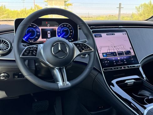 New 2026 Mercedes-Benz EQE 320 4MATIC SUV image 29