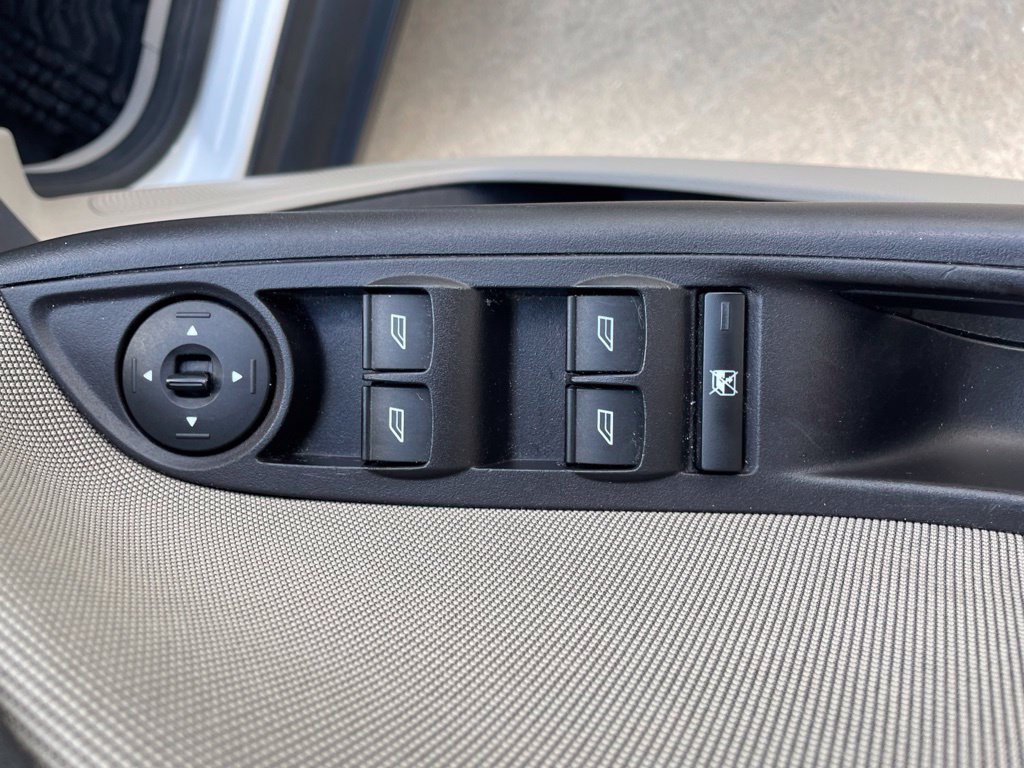 Used 2013 Ford Focus SE FWD image 16