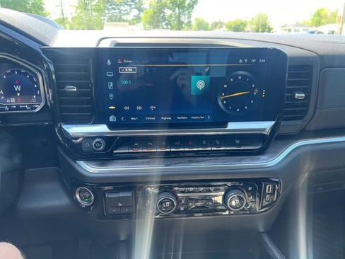 Used 2022 Chevrolet Silverado 1500 LTZ w/ Technology Package AWD/4WD image 20