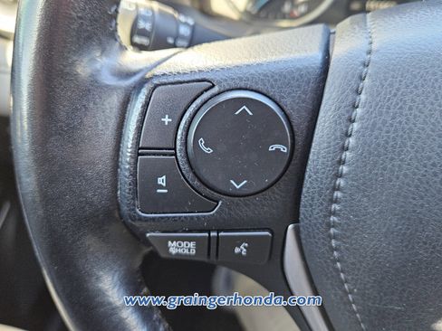 Used 2016 Toyota RAV4 Limited image 19