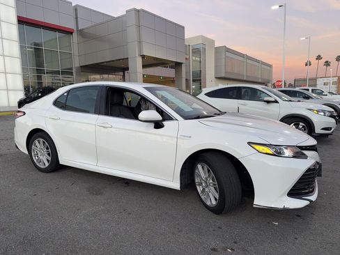 Used 2018 Toyota Camry LE image 13