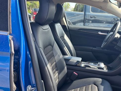 Used 2018 Ford Fusion SE w/ Equipment Group 201A FWD image 18