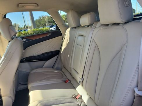 Used 2019 Lincoln MKC Select w/ Select Plus Package image 16