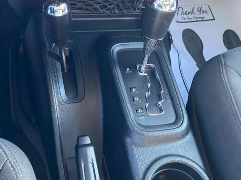 Used 2018 Jeep Wrangler Unlimited Sport S AWD/4WD image 14