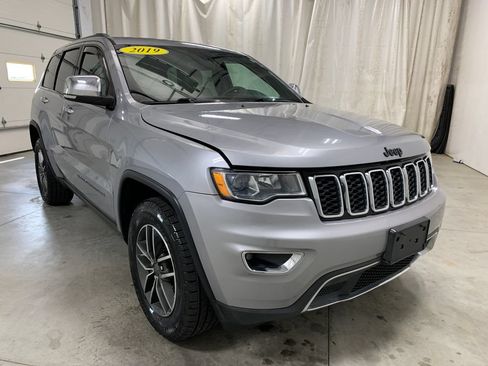 Used 2020 Jeep Grand Cherokee Limited AWD/4WD image 2