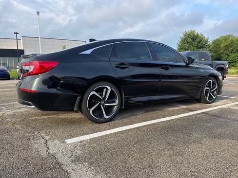 Used 2022 Honda Accord Sport image 4