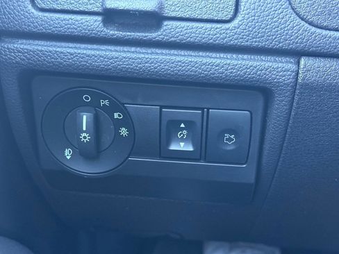 Used 2012 Ford Fusion Hybrid image 11