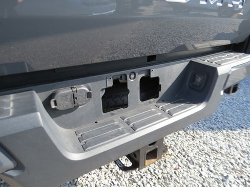 Used 2024 Toyota Tacoma SR5 AWD/4WD image 10