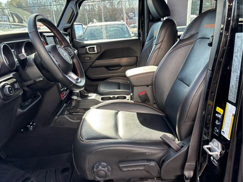 Used 2023 Jeep Gladiator Mojave w/ Cold Weather Group image 8