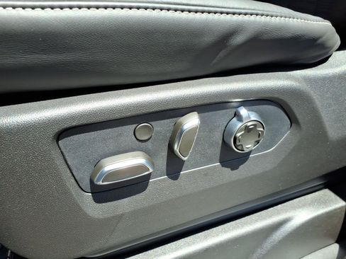 Certified 2026 Cadillac Escalade Platinum Luxury w/ LPO, Floor Liner Package AWD/4WD image 25