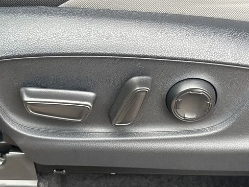 Used 2024 Toyota Tacoma TRD Sport w/ TRD Sport Upgrade Package image 8