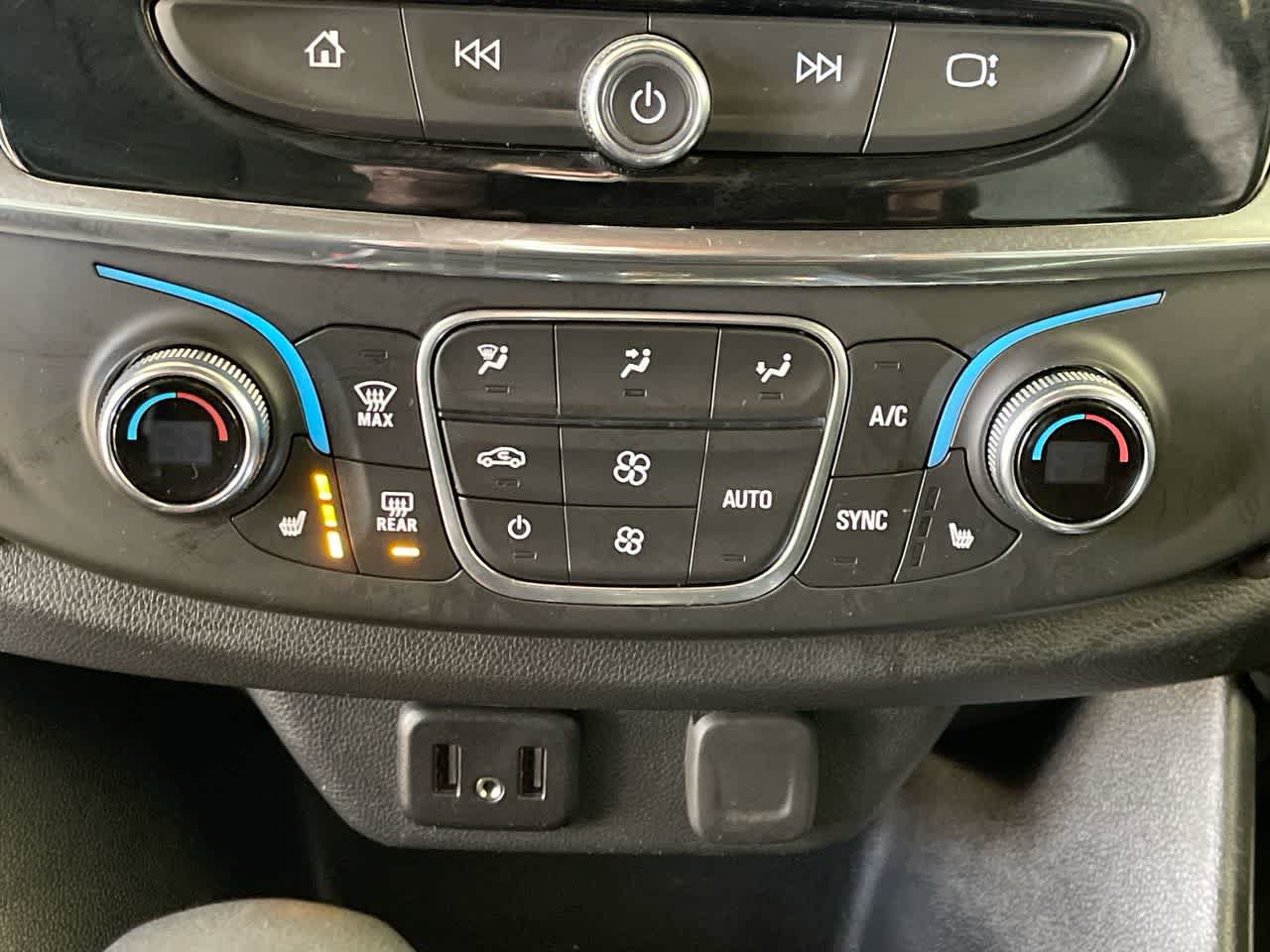 Used 2023 Chevrolet Traverse LT AWD/4WD image 19