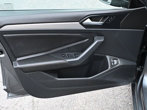 Used 2022 Volkswagen Jetta S image 11