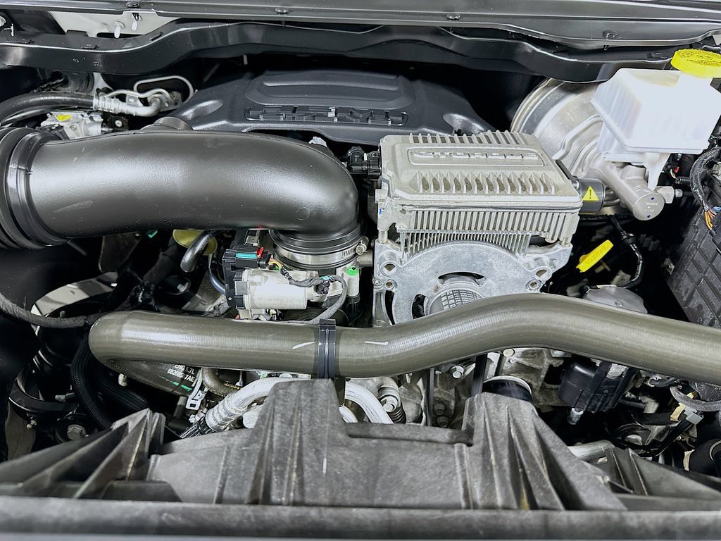 Used 2023 RAM 1500 Laramie AWD/4WD image 19