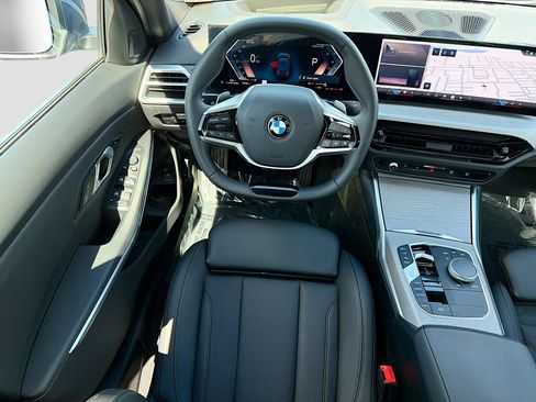 Used 2025 BMW 330i Sedan RWD image 17