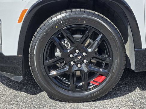 Certified 2023 Chevrolet Traverse Premier w/ Redline Edition FWD image 12