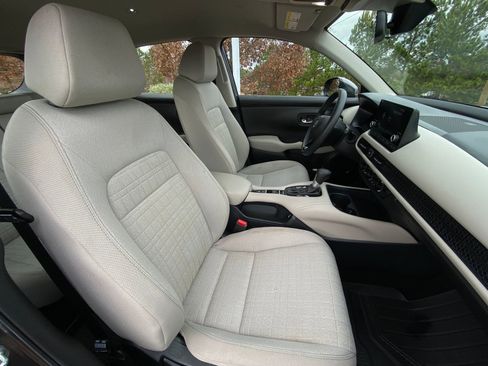 Used 2024 Honda HR-V LX image 13