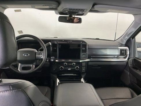 Certified 2025 Ford F450 Lariat w/ FX4 Off-Road Package image 30