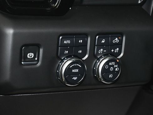 Used 2024 GMC Sierra 1500 AT4 w/ Technology Package image 22