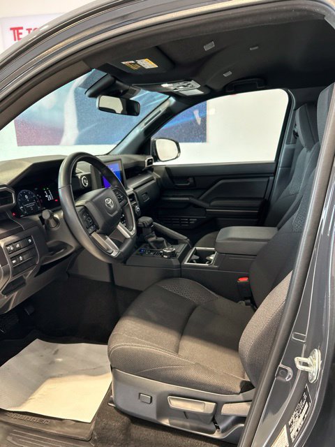 Used 2025 Toyota 4Runner SR5 AWD/4WD image 10