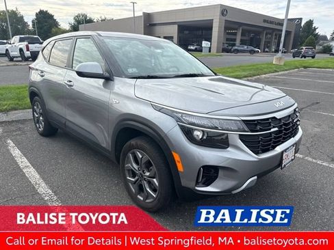 Used 2025 Kia Seltos LX AWD/4WD image 1