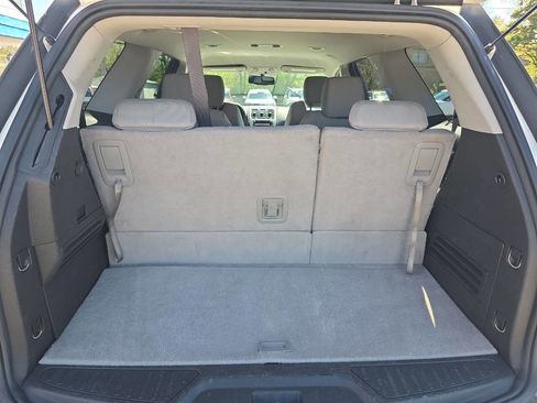 Used 2011 GMC Acadia SLE FWD image 21