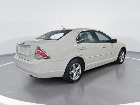 Used 2009 Ford Fusion SE FWD image 3