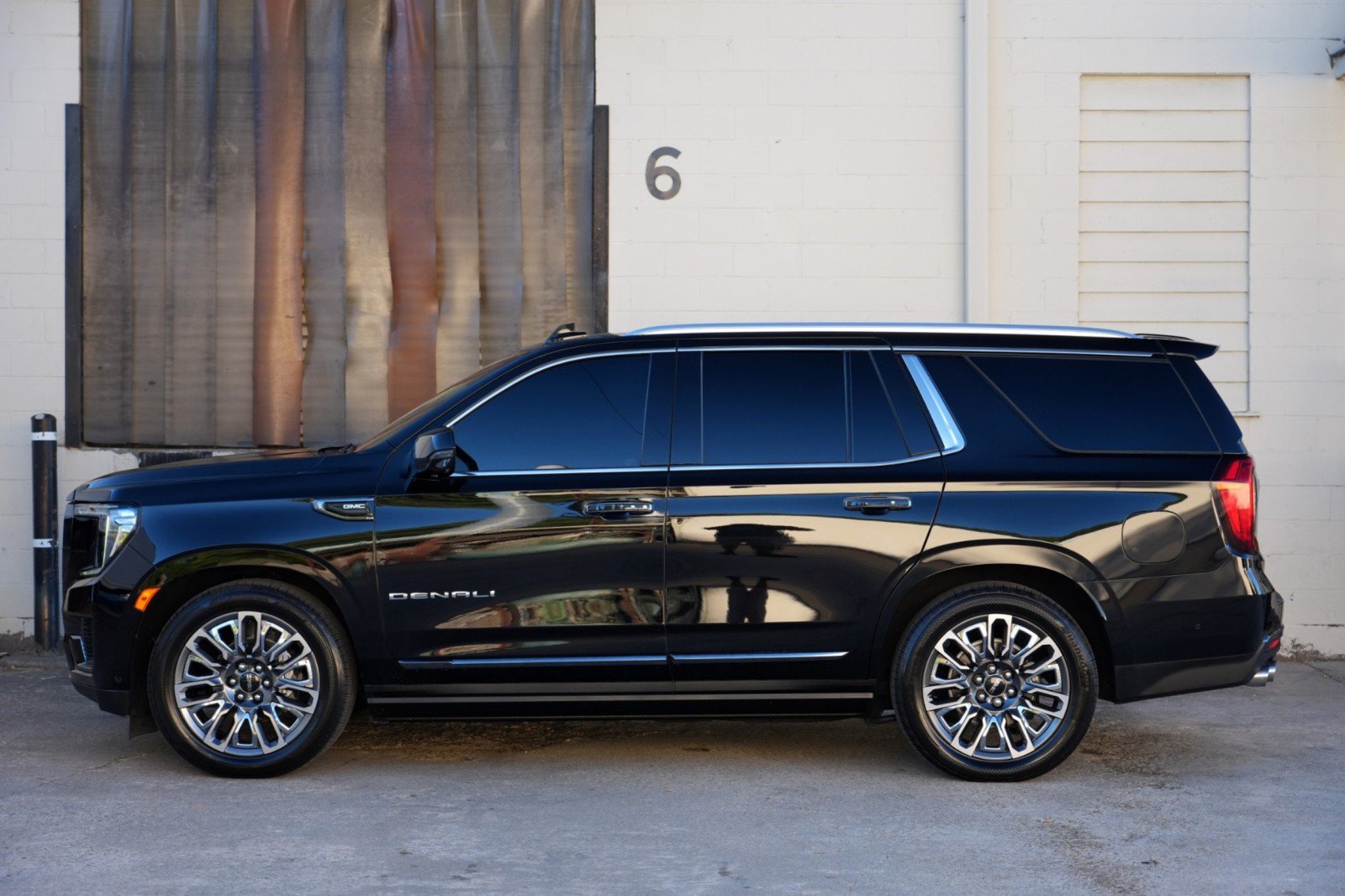 Used 2023 GMC Yukon Denali Ultimate AWD/4WD image 55