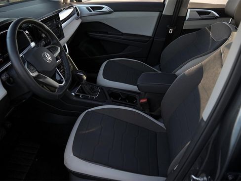 New 2025 Volkswagen Taos SE image 11