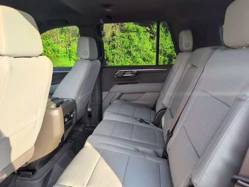 Used 2025 Chevrolet Tahoe LS AWD/4WD image 36