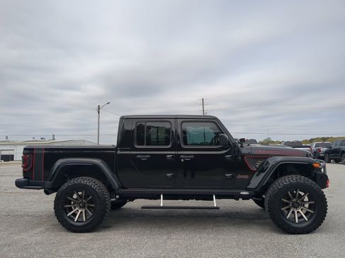 Used 2023 Jeep Gladiator Rubicon w/ Cold Weather Group image 2