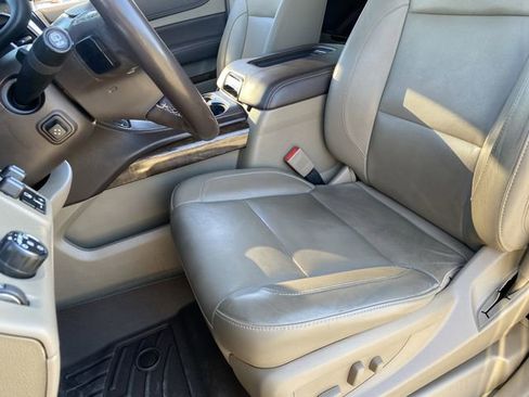 Used 2018 Chevrolet Tahoe LT w/ Luxury Package image 18