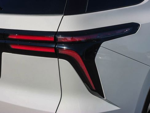 New 2026 Chevrolet Traverse LT w/ Enhanced Driving Package image 8