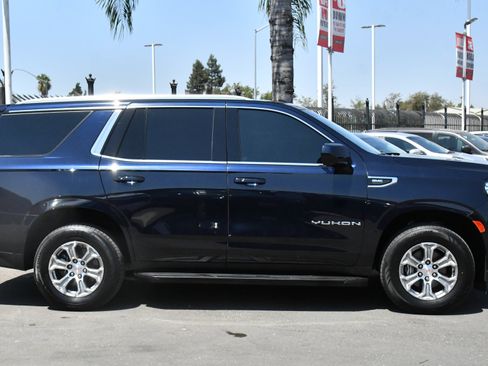 Used 2024 GMC Yukon SLE AWD/4WD image 9