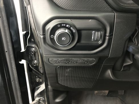 Certified 2024 Jeep Wrangler Unlimited Rubicon AWD/4WD image 19