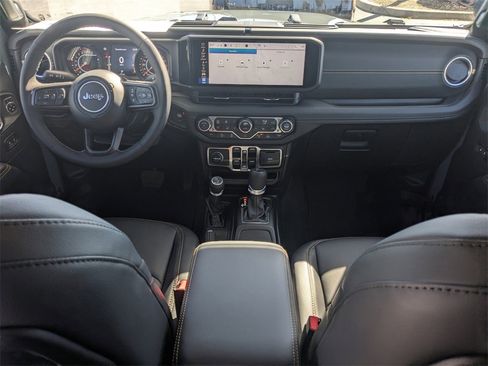 New 2025 Jeep Gladiator Sport image 16