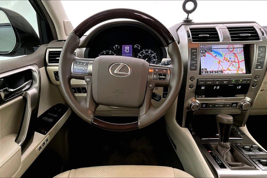 Used 2018 Lexus GX 460 Luxury w/ Preferred Accessory Package AWD/4WD image 6