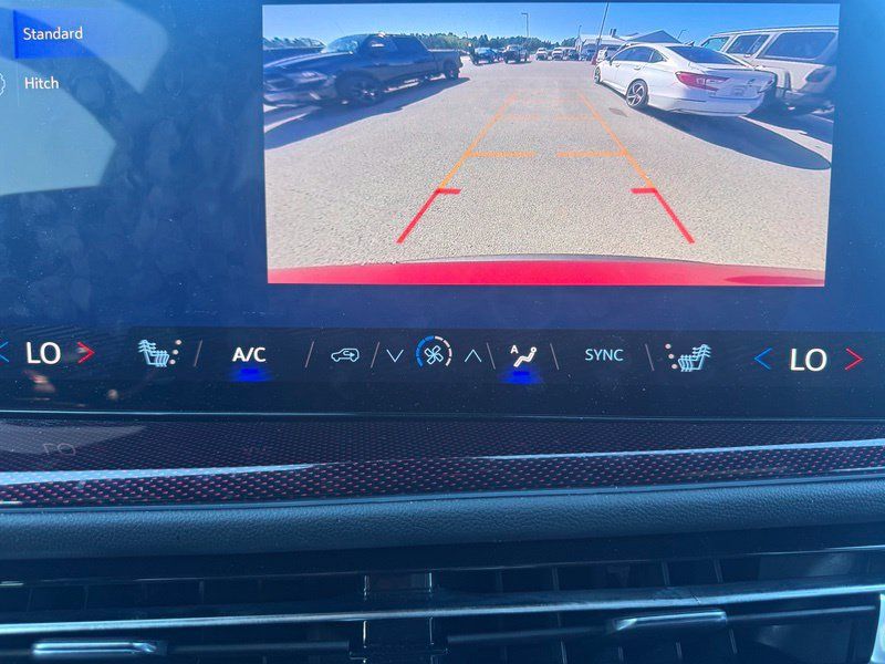 Used 2026 Chevrolet Traverse Z71 w/ LPO, Floor Liner Package AWD/4WD image 12